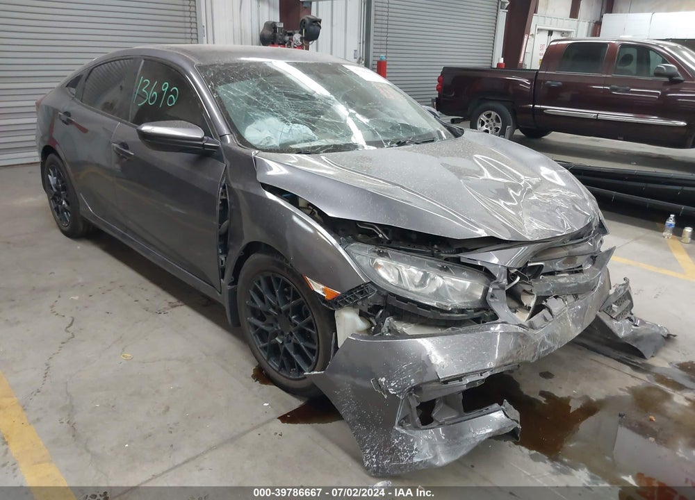 2018 HONDA CIVIC LX VIN: 2HGFC2F52JH577420