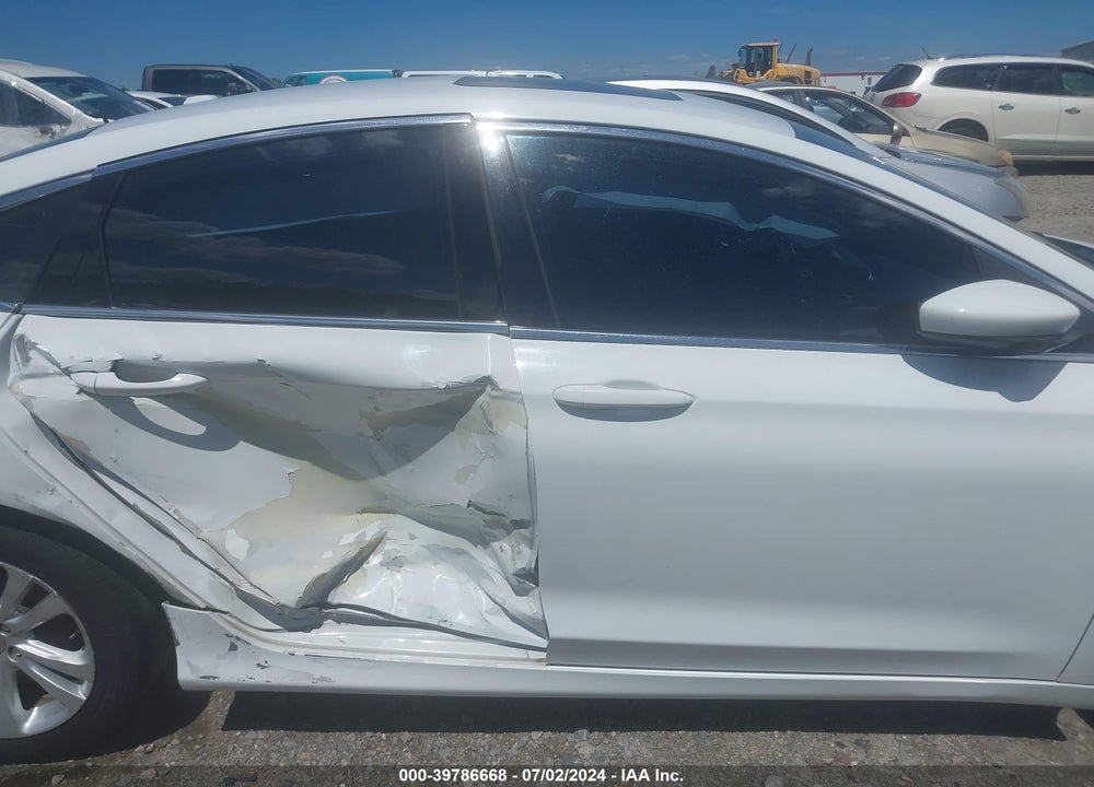 2015 CHRYSLER 200 LIMITED VIN: 1C3CCCAB4FN621411