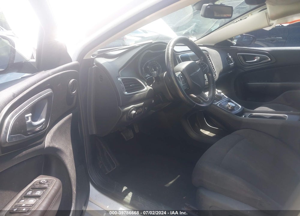 2015 CHRYSLER 200 LIMITED VIN: 1C3CCCAB4FN621411