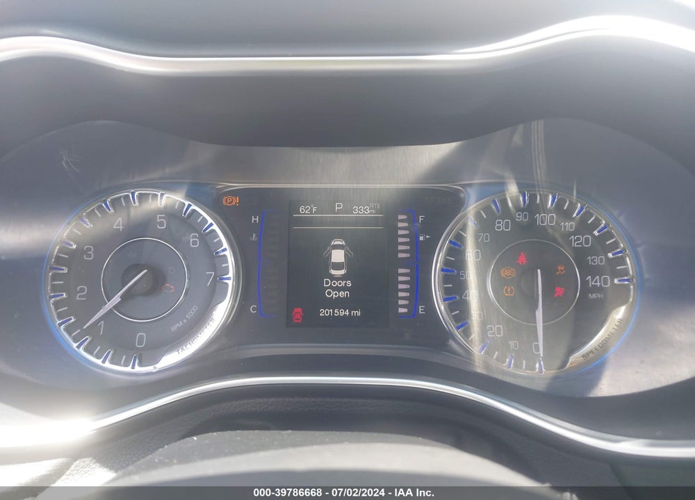 2015 CHRYSLER 200 LIMITED VIN: 1C3CCCAB4FN621411