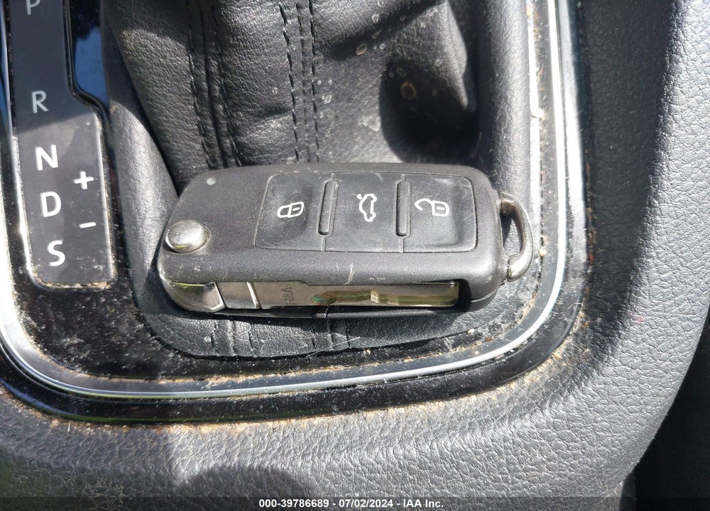 2015 VOLKSWAGEN JETTA 2.0L TDI SE VIN: 3VWLA7AJ8FM422675