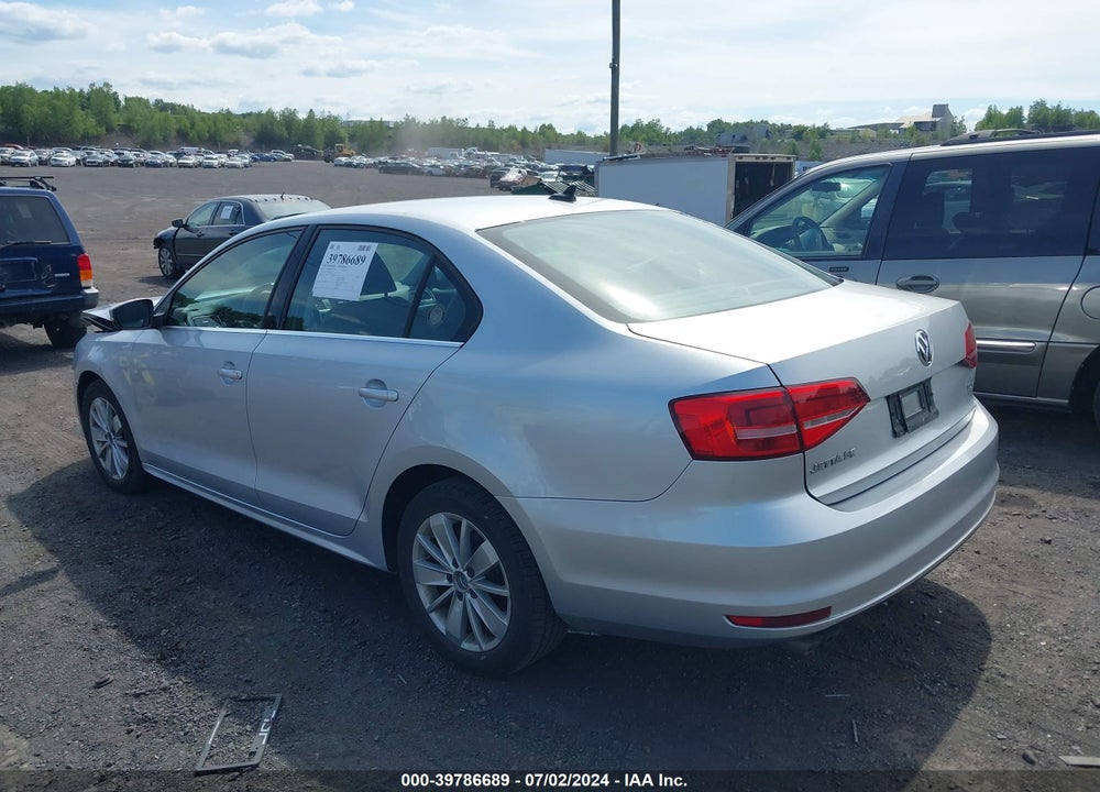 2015 VOLKSWAGEN JETTA 2.0L TDI SE VIN: 3VWLA7AJ8FM422675