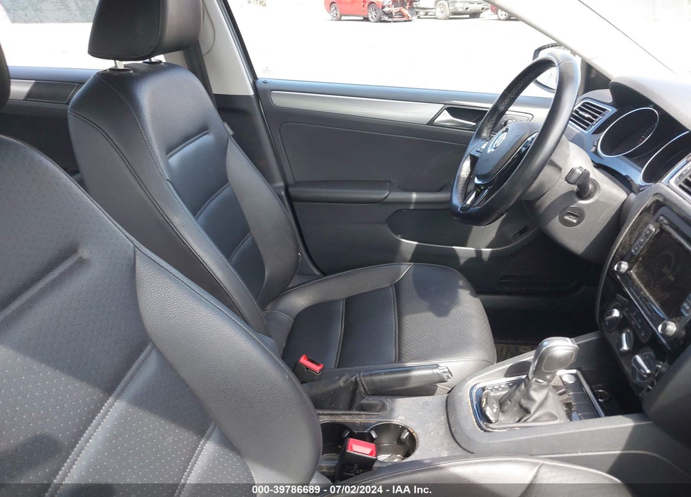 2015 VOLKSWAGEN JETTA 2.0L TDI SE VIN: 3VWLA7AJ8FM422675
