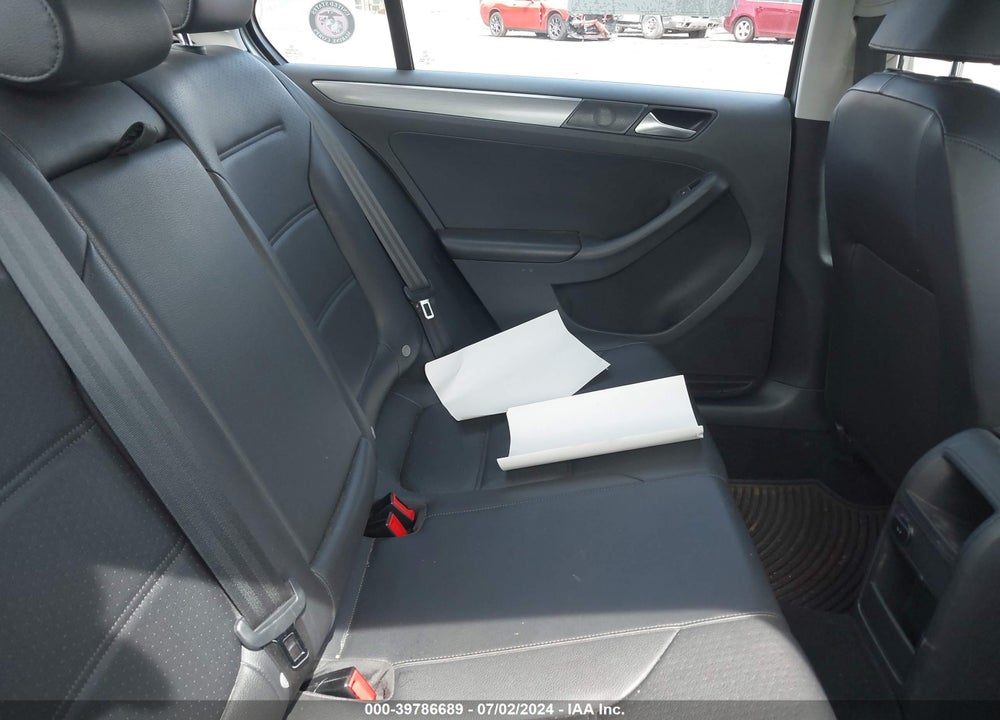 2015 VOLKSWAGEN JETTA 2.0L TDI SE VIN: 3VWLA7AJ8FM422675