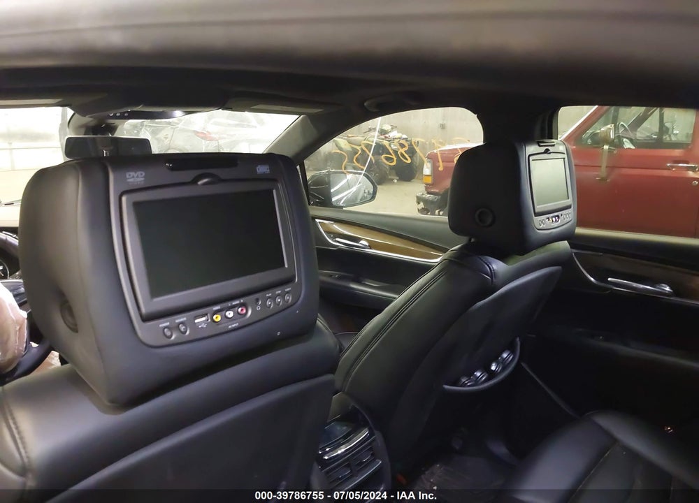 2017 CADILLAC XT5 PLATINUM VIN: 1GYKNFRS2HZ226883