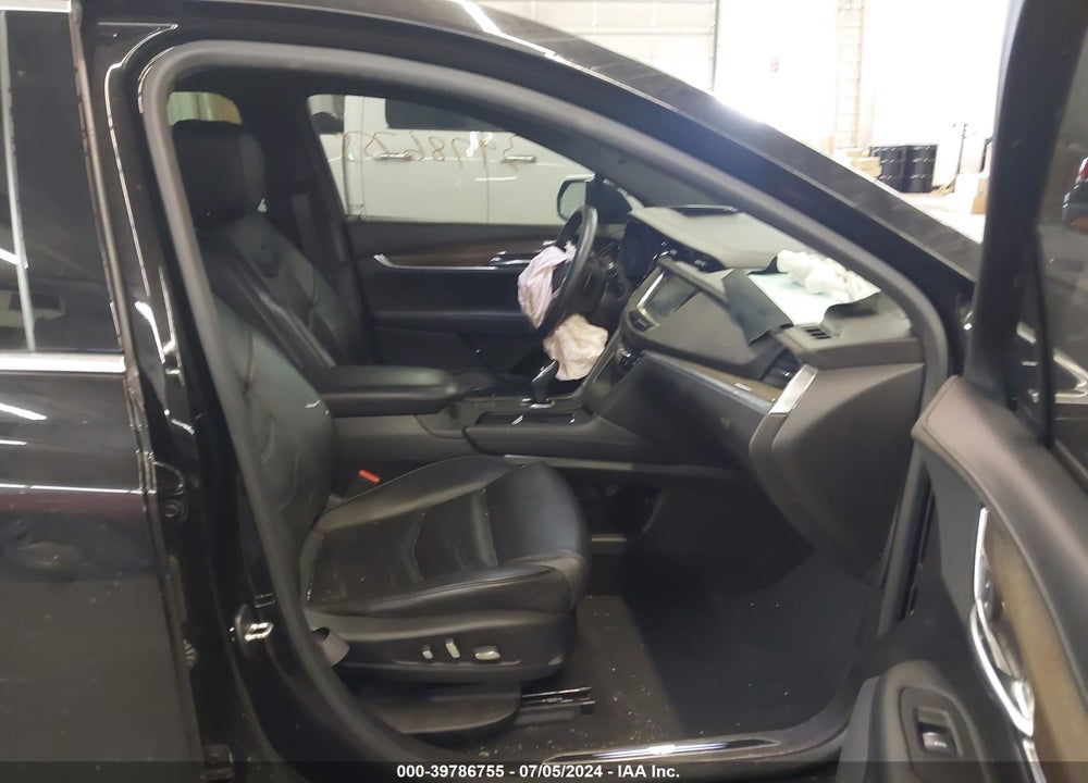 2017 CADILLAC XT5 PLATINUM VIN: 1GYKNFRS2HZ226883