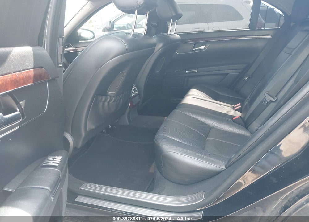 2007 MERCEDES-BENZ S 550 VIN: WDDNG71X97A049701