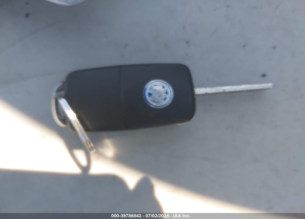 2002 VOLKSWAGEN NEW BEETLE GLS VIN: 3VWCB21C52M441230