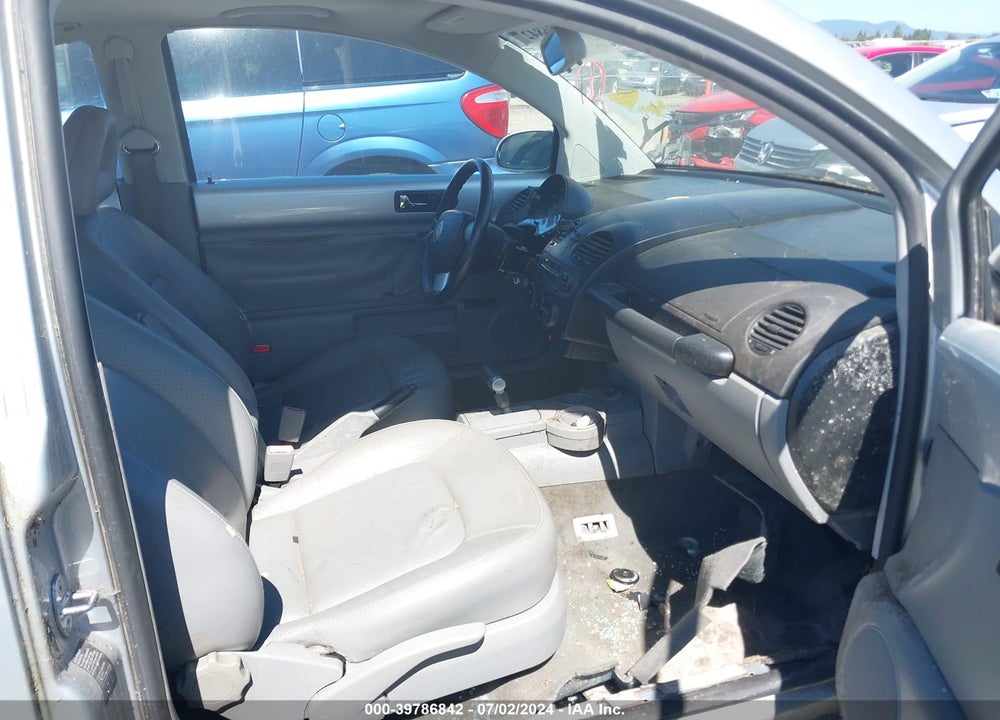 2002 VOLKSWAGEN NEW BEETLE GLS VIN: 3VWCB21C52M441230