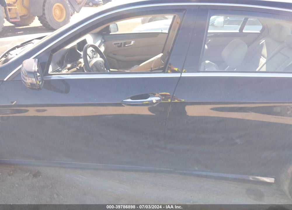 2010 MERCEDES-BENZ E 63 AMG VIN: WDDHF7HB5AA157346