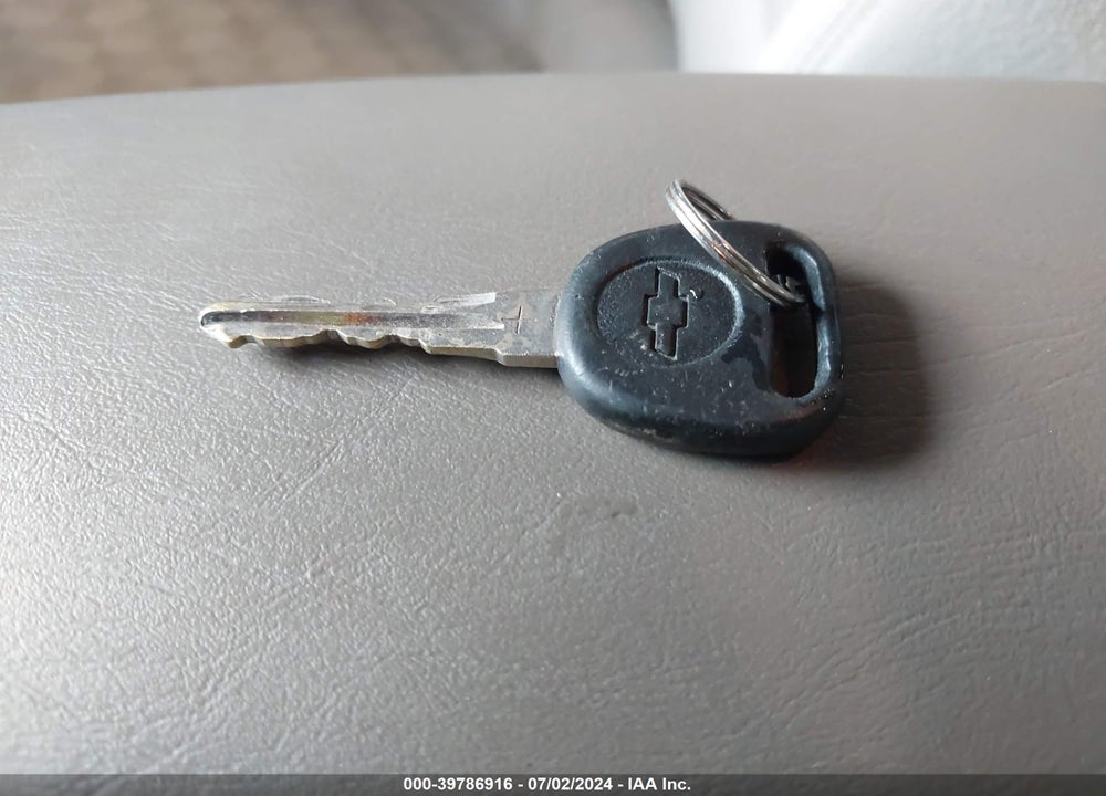2005 CHEVROLET MALIBU LS VIN: 1G1ZT548X5F261872