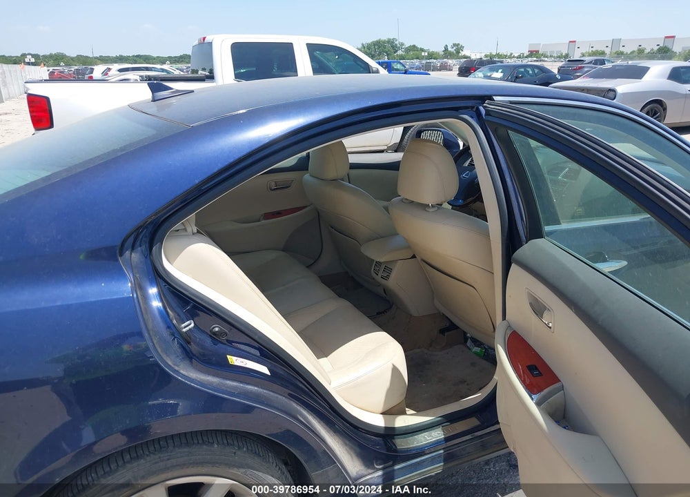 2011 LEXUS ES 350 VIN: JTHBK1EG3B2461567