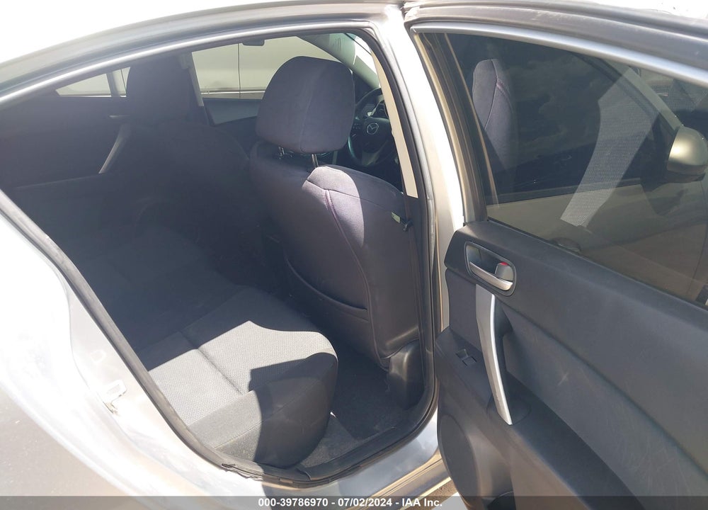 2011 MAZDA 3 S SPORT VIN: JM1BL1U5XB1389643