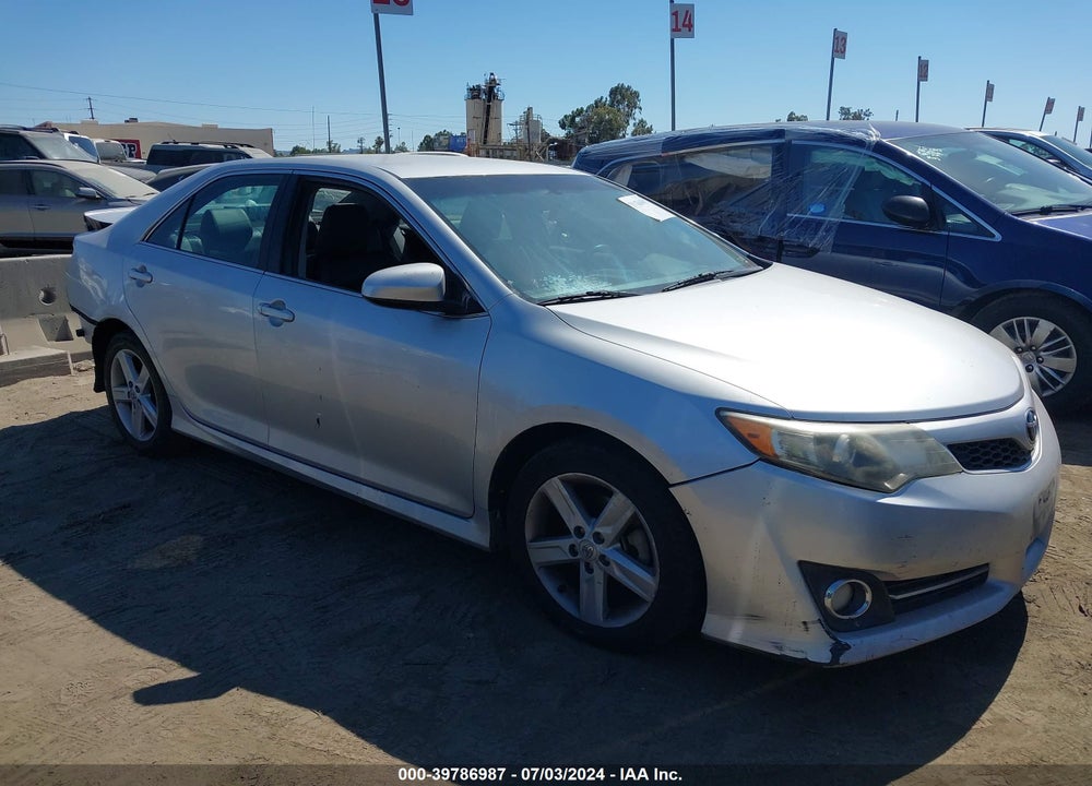 2013 TOYOTA CAMRY SE VIN: 4T1BF1FK3DU206784