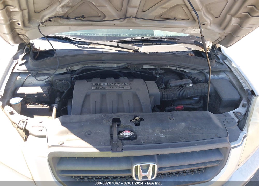2005 HONDA PILOT VIN: 2HKYF18605H533962