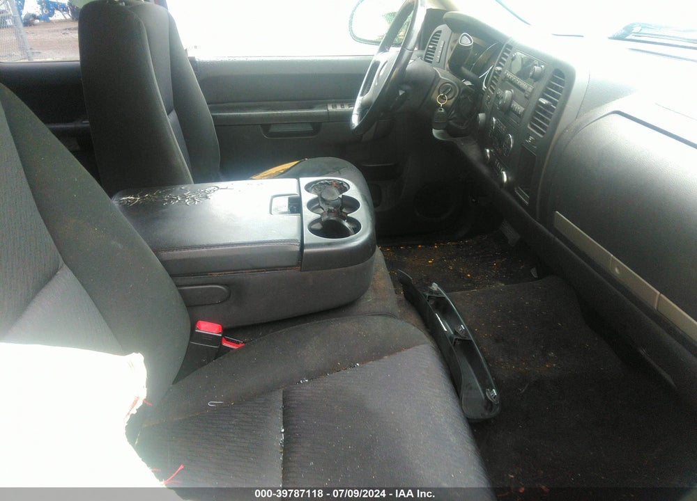 2010 CHEVROLET SILVERADO 1500 LT VIN: 1GCSKSE31AZ159270