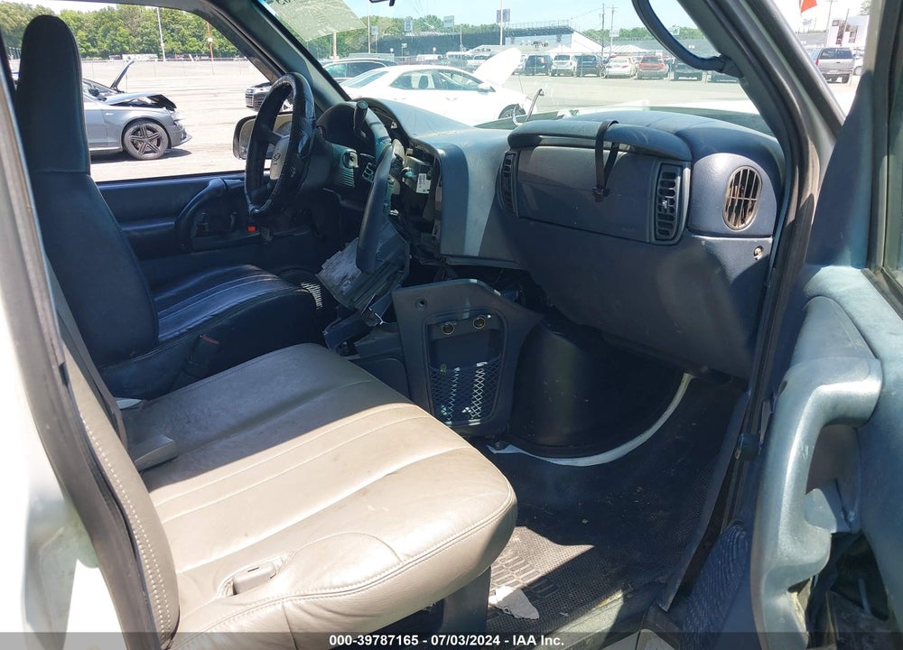 2004 CHEVROLET ASTRO VIN: 1GCDL19X34B118309