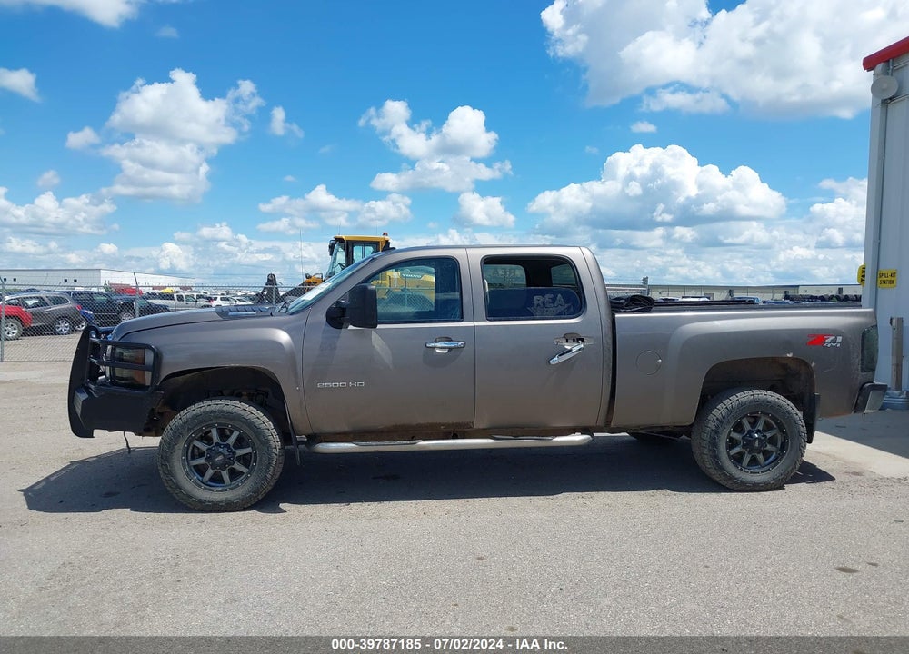 2011 CHEVROLET SILVERADO 2500HD LTZ VIN: 1GC1KYC81BF211688