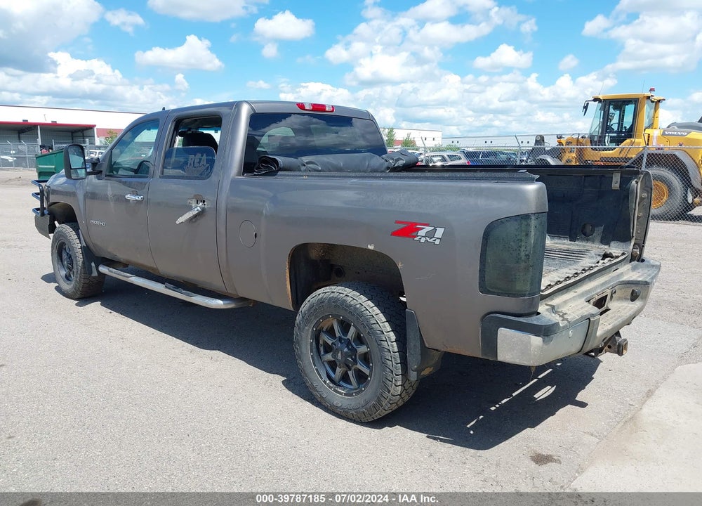 2011 CHEVROLET SILVERADO 2500HD LTZ VIN: 1GC1KYC81BF211688