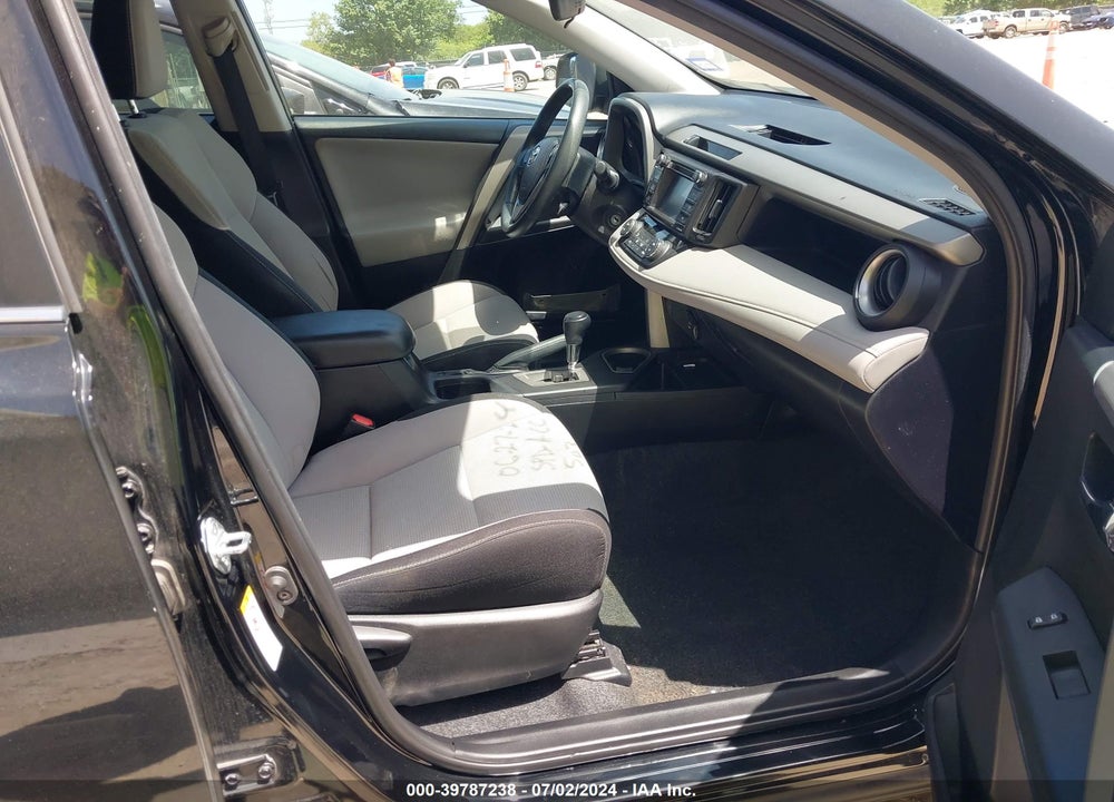 2017 TOYOTA RAV4 XLE VIN: 2T3WFREV2HW341862
