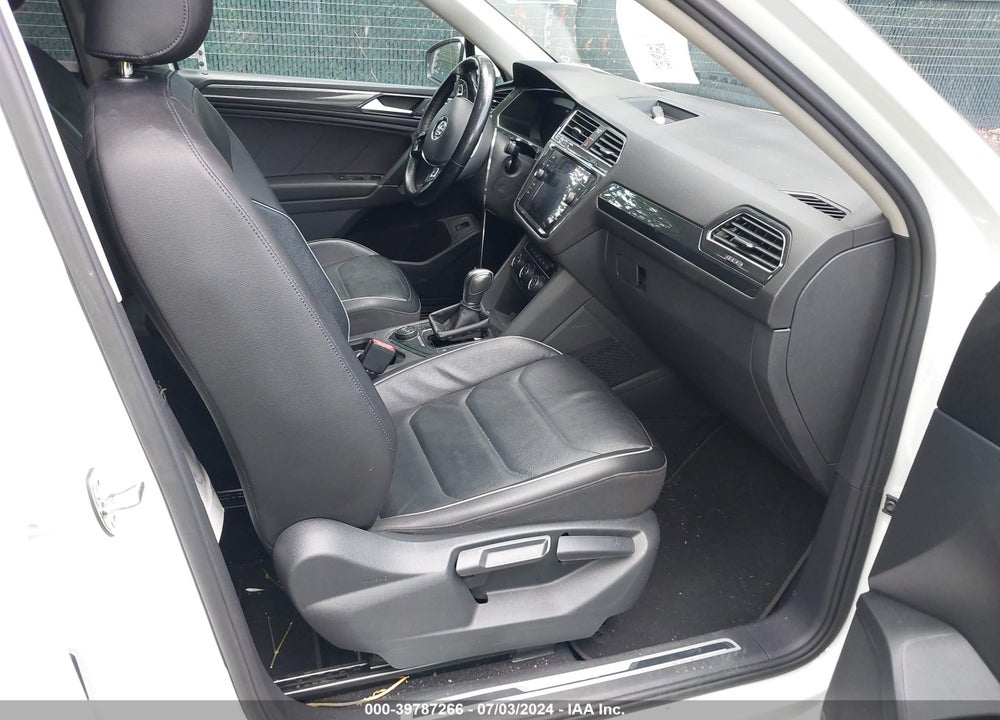 2018 VOLKSWAGEN TIGUAN 2.0T SEL PREMIUM VIN: 3VV4B7AX0JM116069