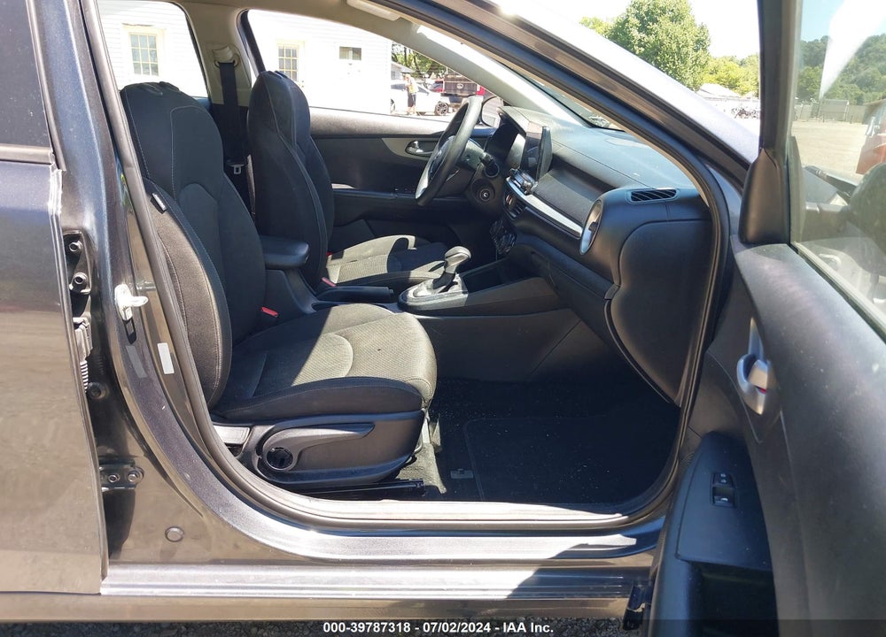 2019 KIA FORTE LXS VIN: 3KPF24AD6KE040610