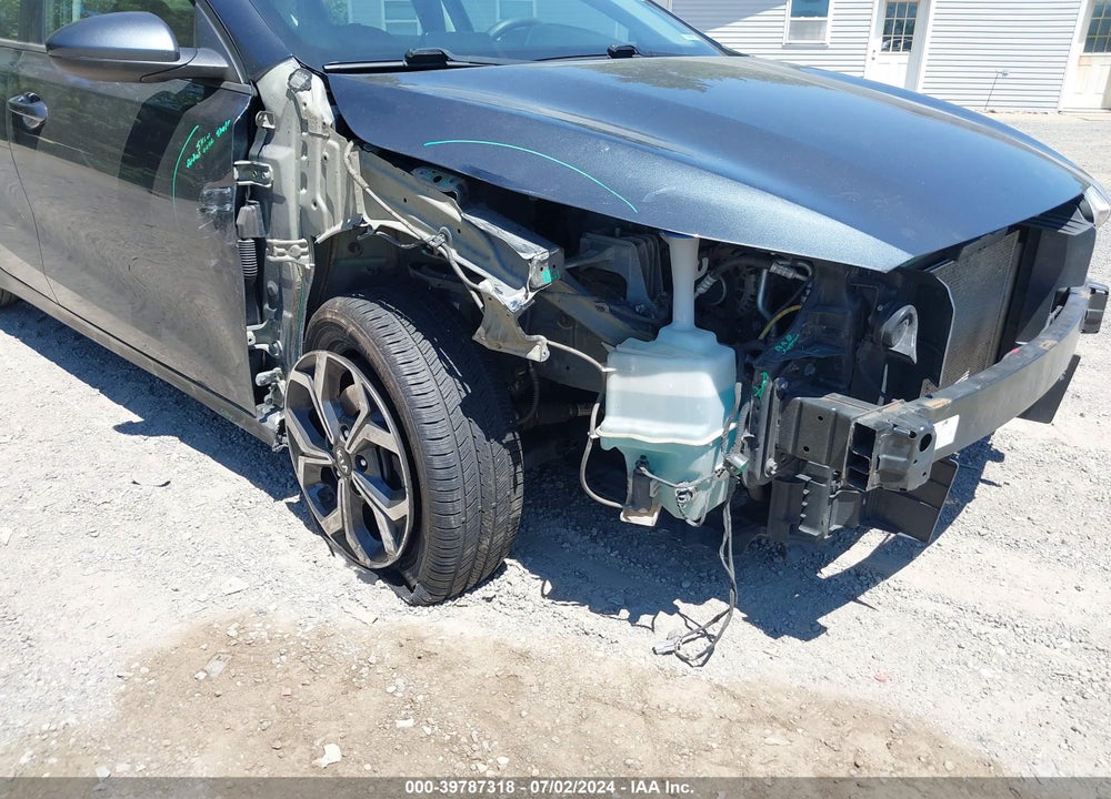2019 KIA FORTE LXS VIN: 3KPF24AD6KE040610