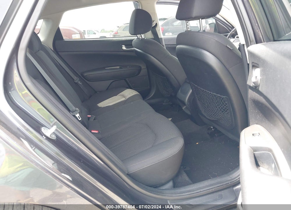 2019 KIA OPTIMA LX VIN: 5XXGT4L35KG292569