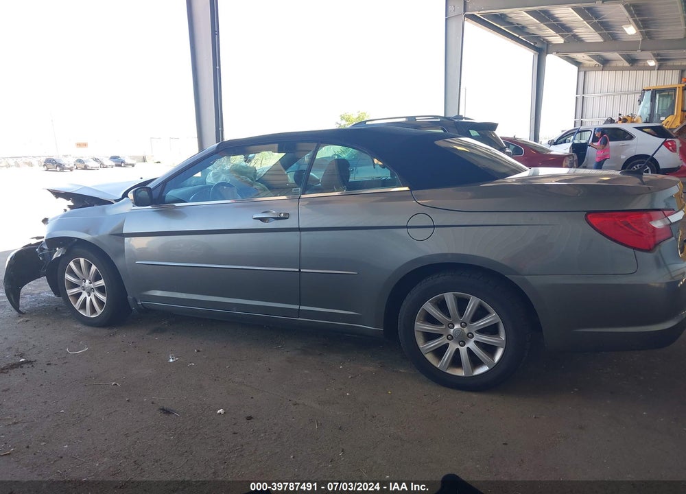 2013 CHRYSLER 200 TOURING VIN: 1C3BCBEG2DN635512