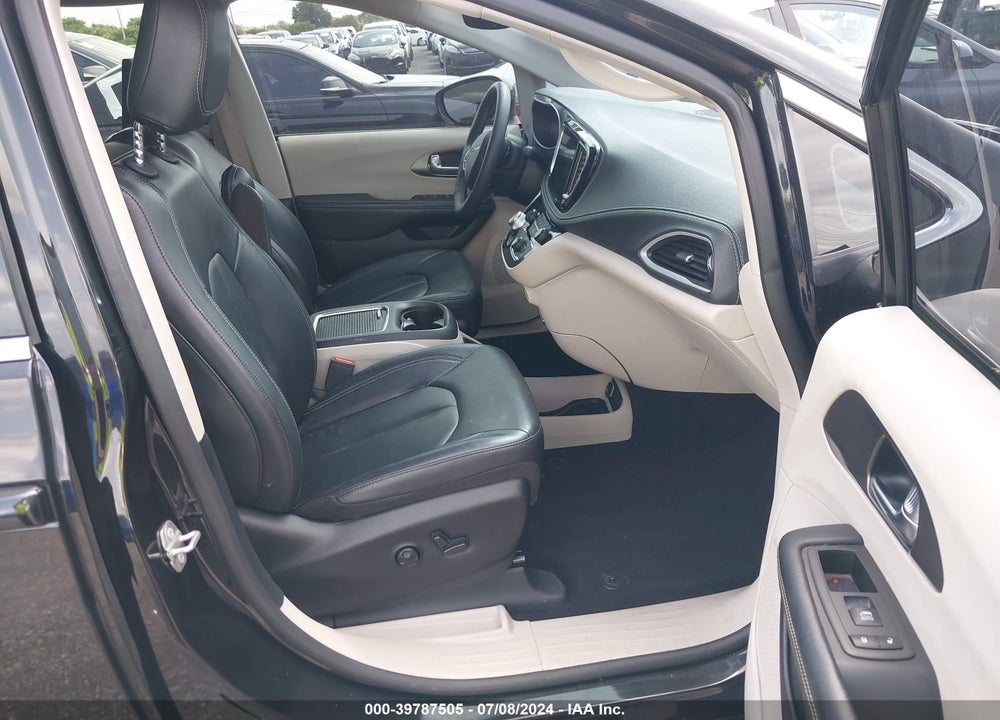 2022 CHRYSLER PACIFICA TOURING L VIN: 2C4RC1BG5NR145742