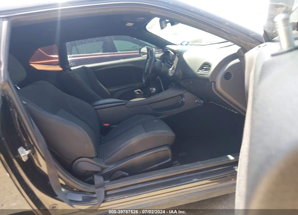 2019 DODGE CHALLENGER SXT VIN: 2C3CDZAG8KH605212