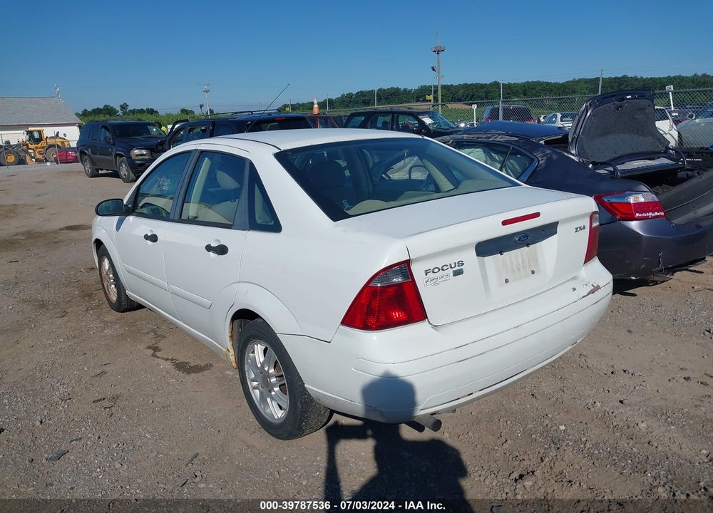 2005 FORD FOCUS ZX4 VIN: 1FAFP34N05W295995