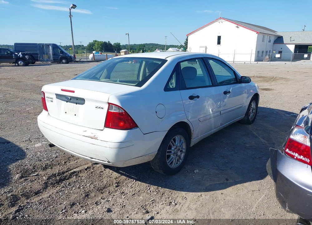 2005 FORD FOCUS ZX4 VIN: 1FAFP34N05W295995