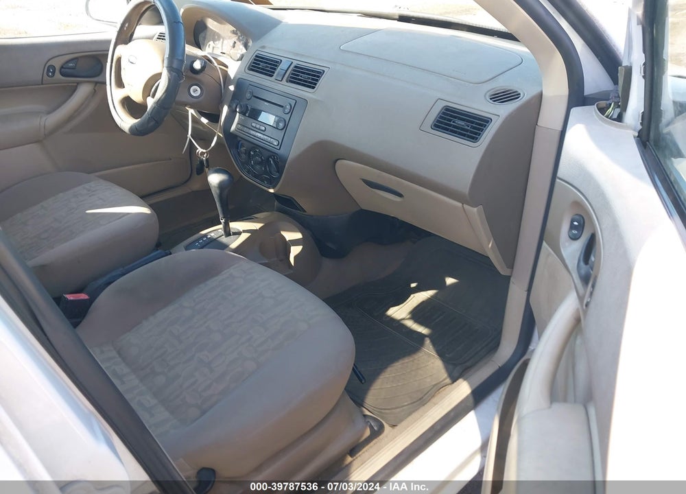 2005 FORD FOCUS ZX4 VIN: 1FAFP34N05W295995