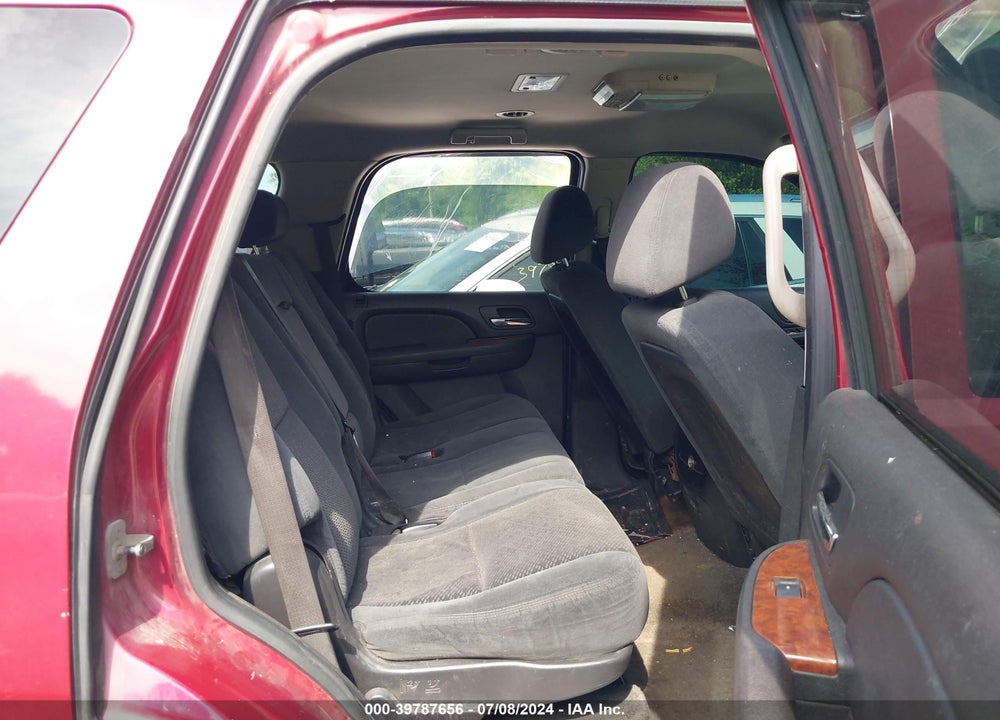 2007 CHEVROLET TAHOE LT VIN: 1GNFC13J27R372044