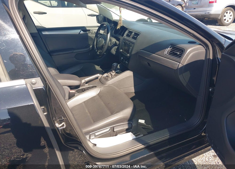 2015 VOLKSWAGEN JETTA 1.8T SE VIN: 3VWD17AJ2FM314198