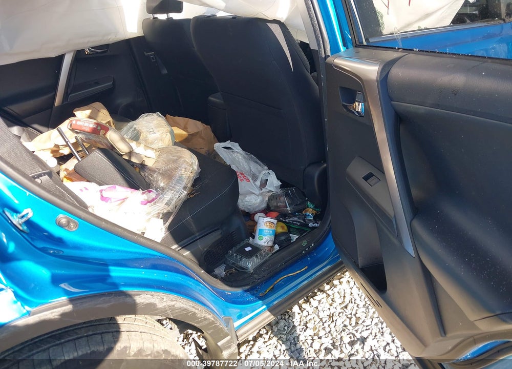 2018 TOYOTA RAV4 HYBRID XLE VIN: JTMRJREV5JD182687