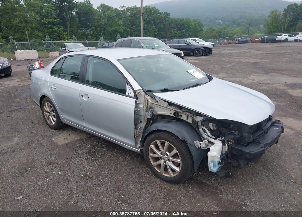 2010 VOLKSWAGEN JETTA LIMITED EDITION VIN: 3VWAZ7AJ4AM120034