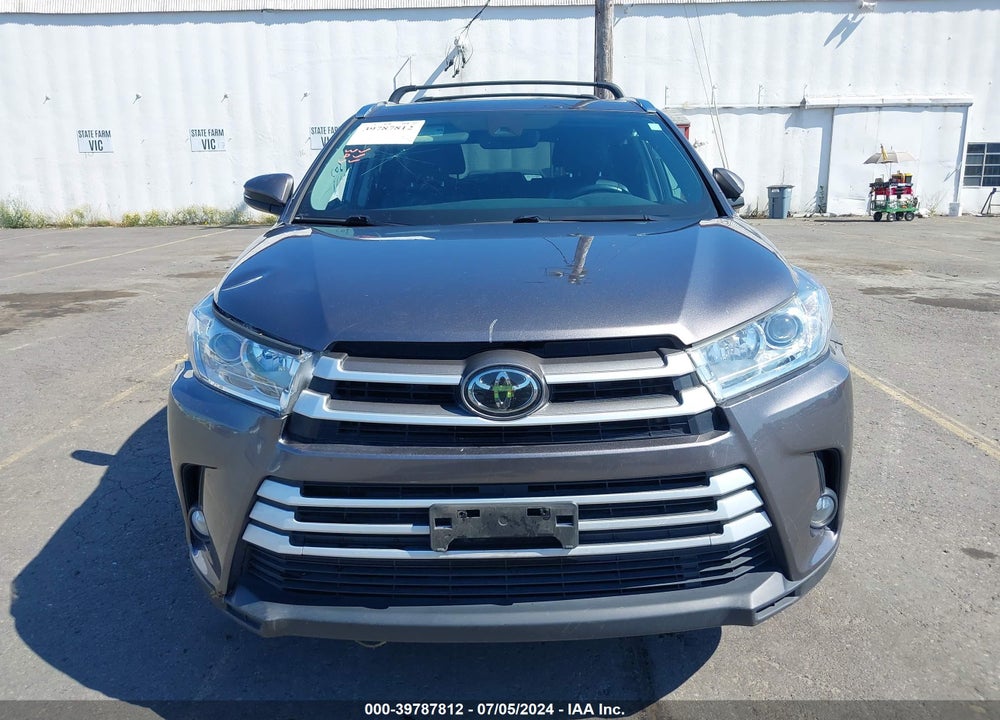 2019 TOYOTA HIGHLANDER XLE VIN: 5TDJZRFH2KS949495