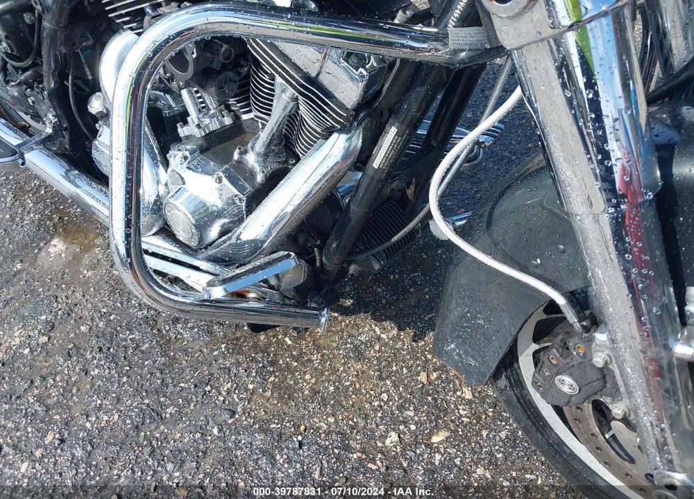 2009 HARLEY-DAVIDSON FLHX VIN: 1HD1KB4309Y645114