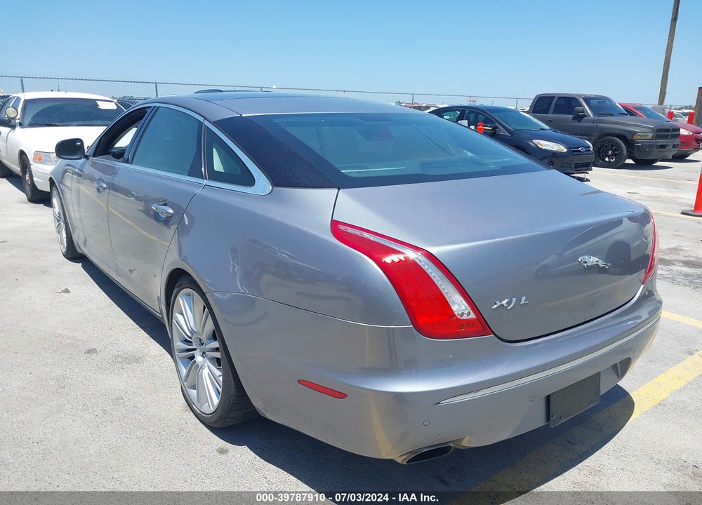 2011 JAGUAR XJ XJL SUPERCHARGED VIN: SAJWA2GE6BMV20608