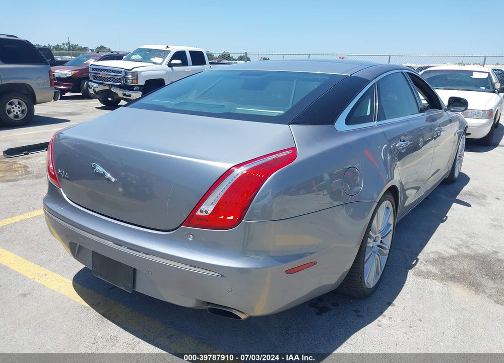 2011 JAGUAR XJ XJL SUPERCHARGED VIN: SAJWA2GE6BMV20608