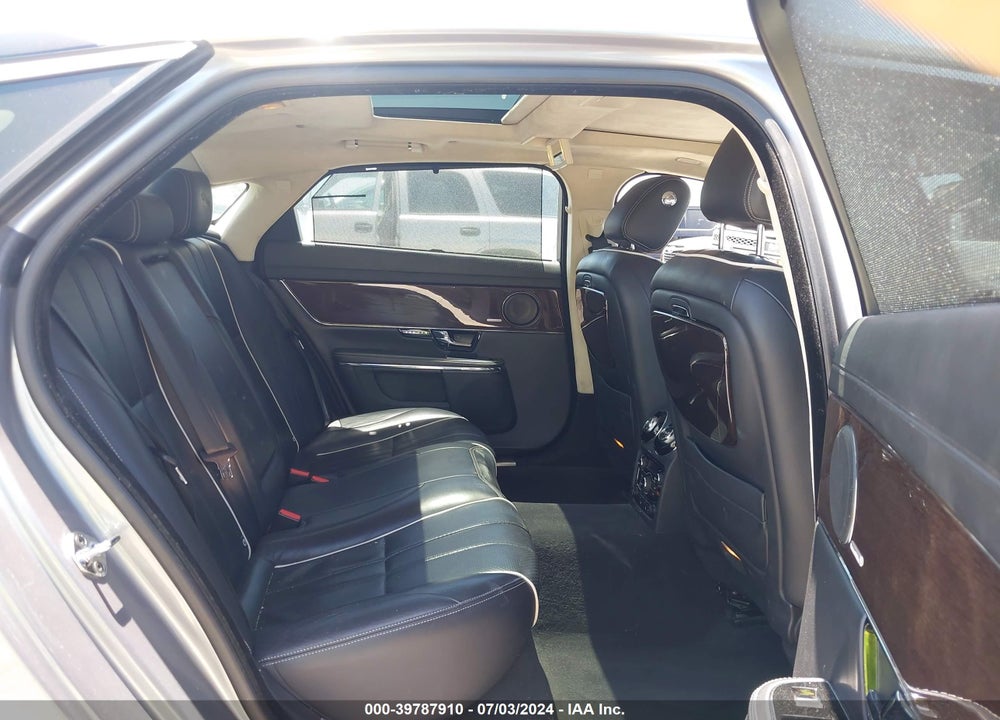 2011 JAGUAR XJ XJL SUPERCHARGED VIN: SAJWA2GE6BMV20608