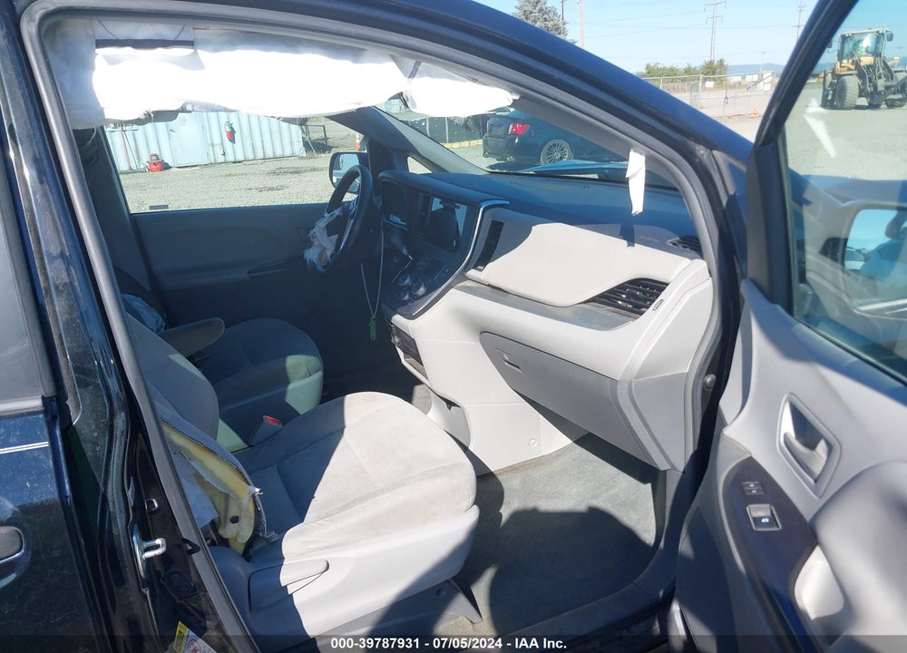 2015 TOYOTA SIENNA L 7 PASSENGER VIN: 5TDZK3DC6FS554978