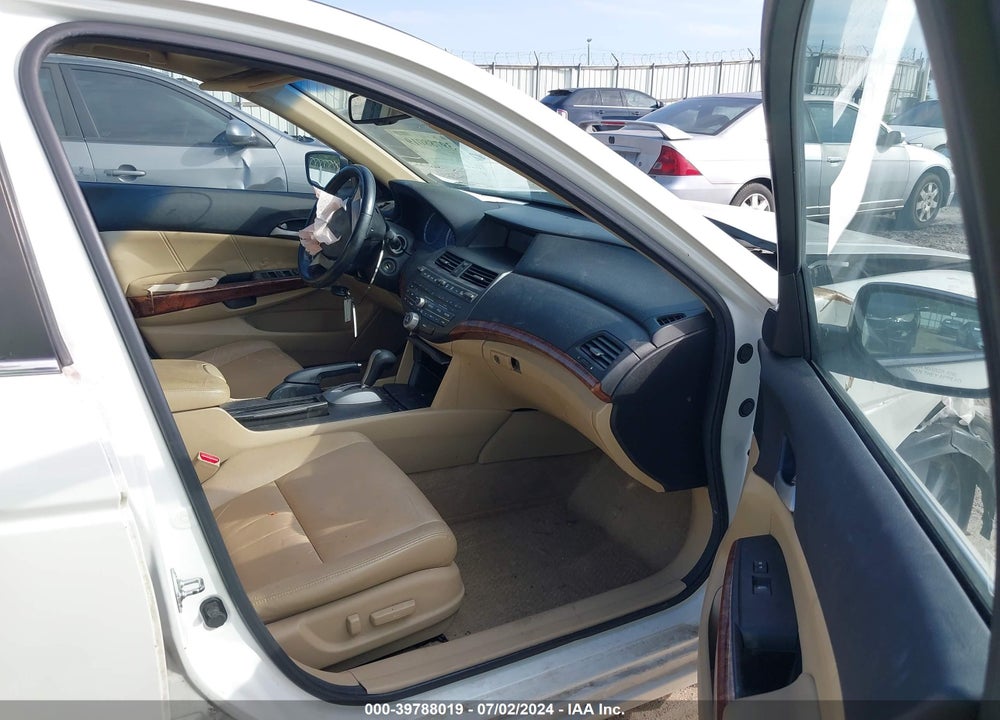 2011 HONDA ACCORD 3.5 EX-L VIN: 5KBCP3F80BB004238