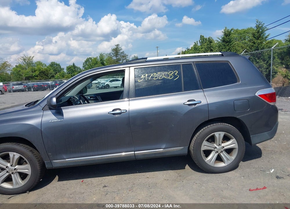 2013 TOYOTA HIGHLANDER LIMITED V6 VIN: 5TDYK3EH4DS135224