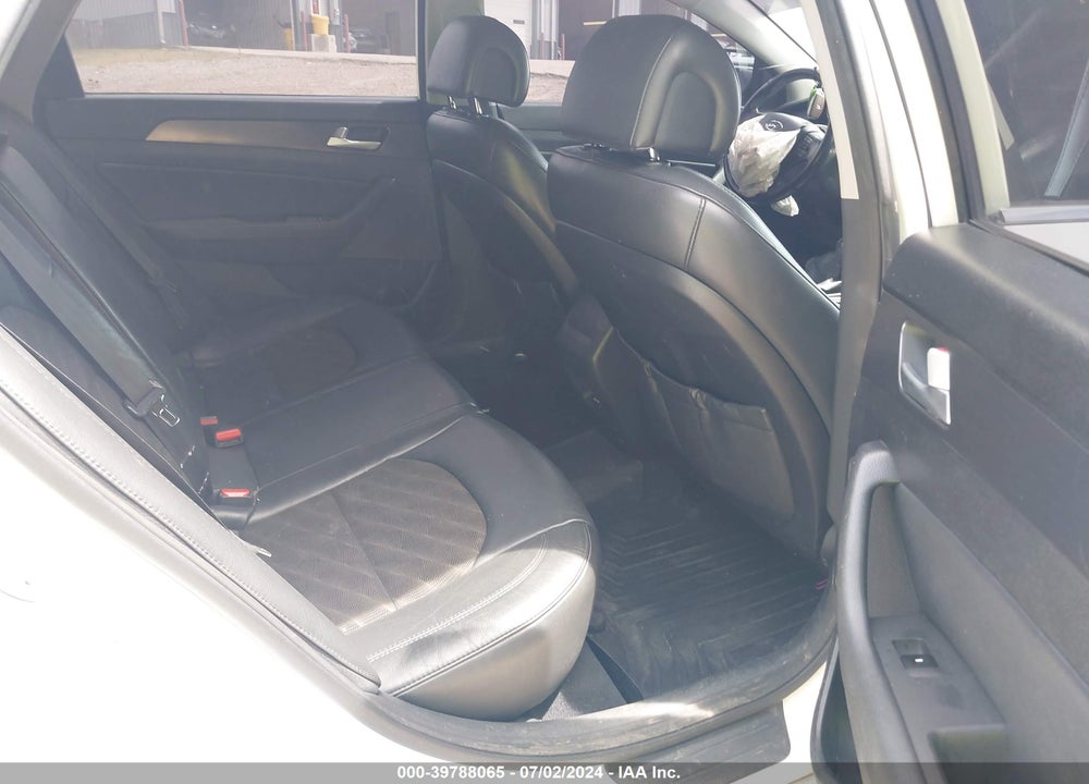 2015 HYUNDAI SONATA SPORT VIN: 5NPE34AF7FH042460
