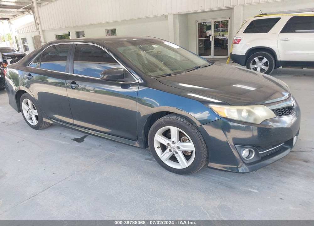 2014 TOYOTA CAMRY SE VIN: 4T1BF1FK0EU325488