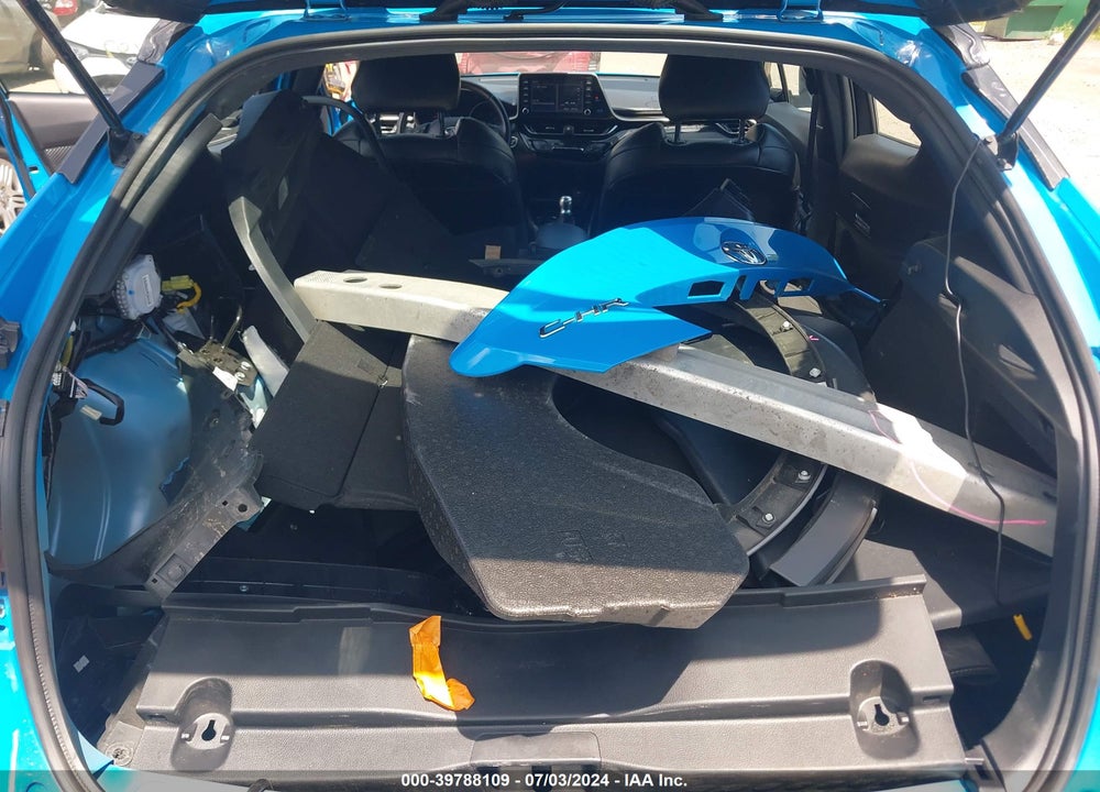 2019 TOYOTA C-HR XLE VIN: NMTKHMBX0KR075895
