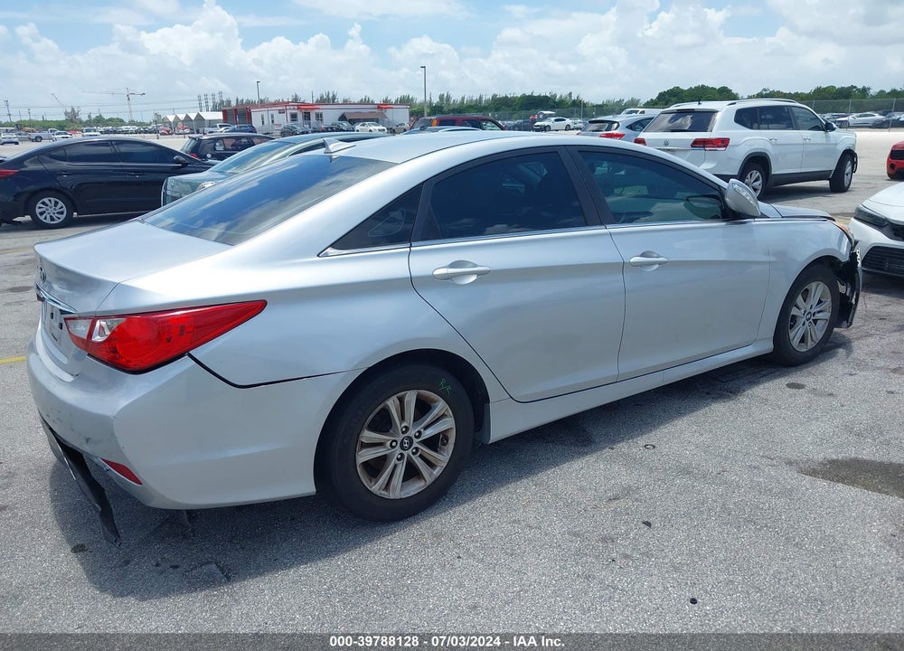 2014 HYUNDAI SONATA GLS VIN: 5NPEB4AC5EH923407